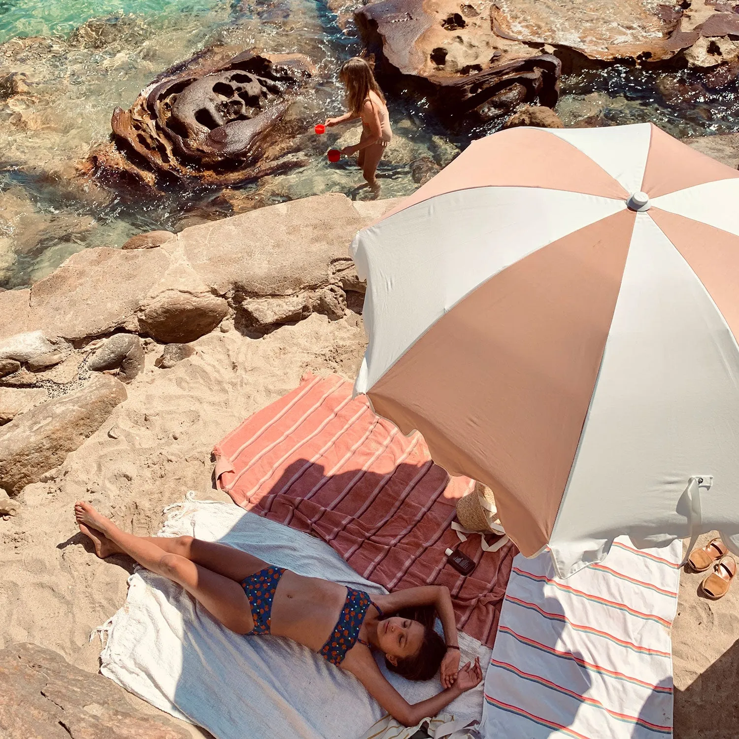 basil bangs | the weekend beach umbrella | nudie - LC