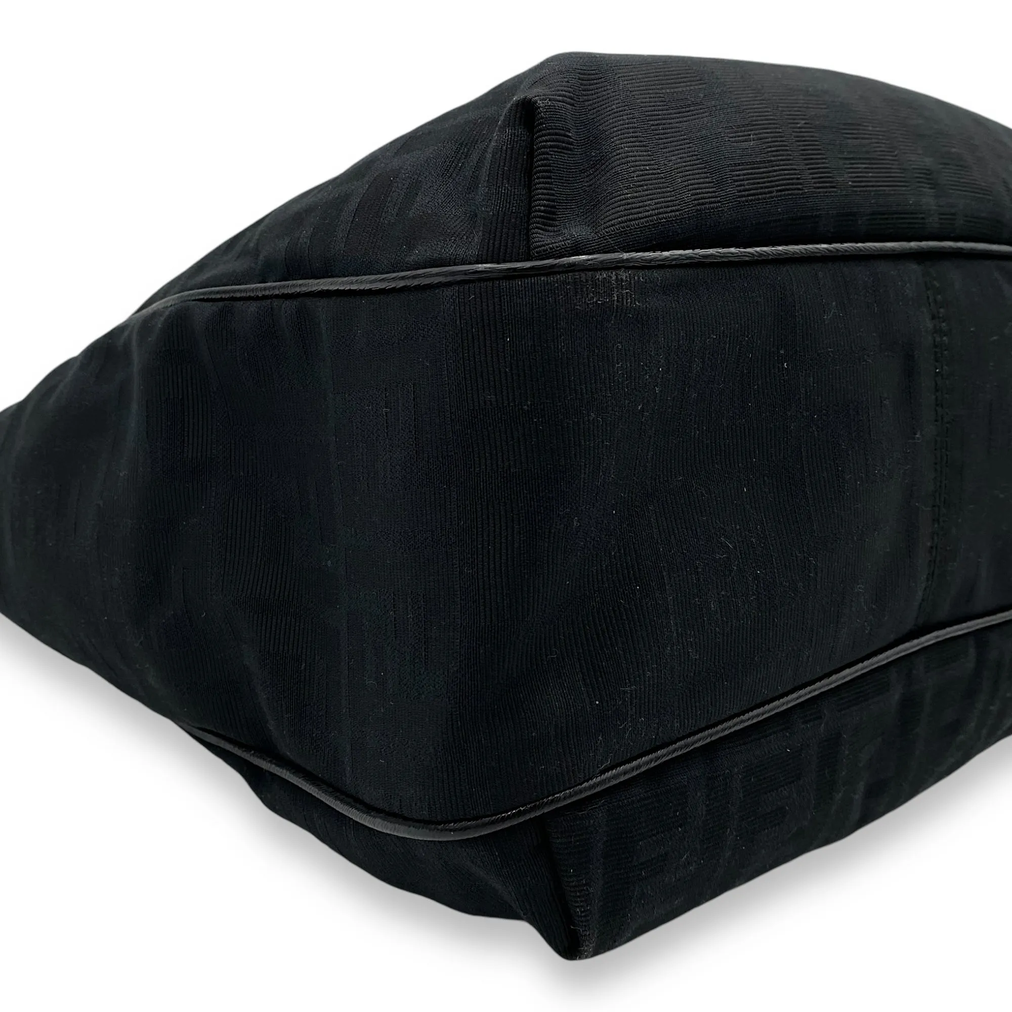 Vintage Shoulder Bag Black in Canvas, Gold hardware